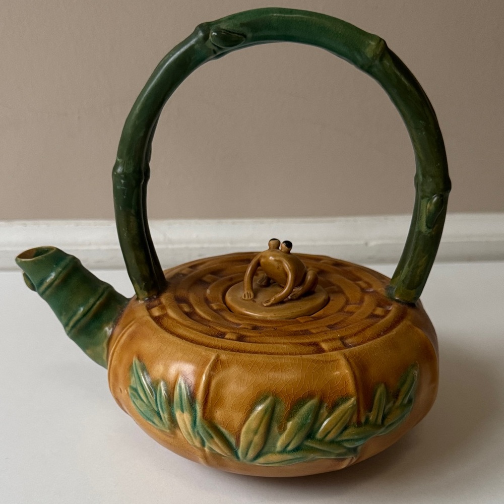 Ceramic Bamboo-Inspired Teapot w/Frog & Handle & 2 cans of The Republic of Tea - Picture 2 of 16